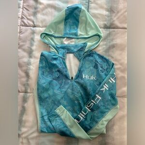 Women’s HUK fishing shirt with hood